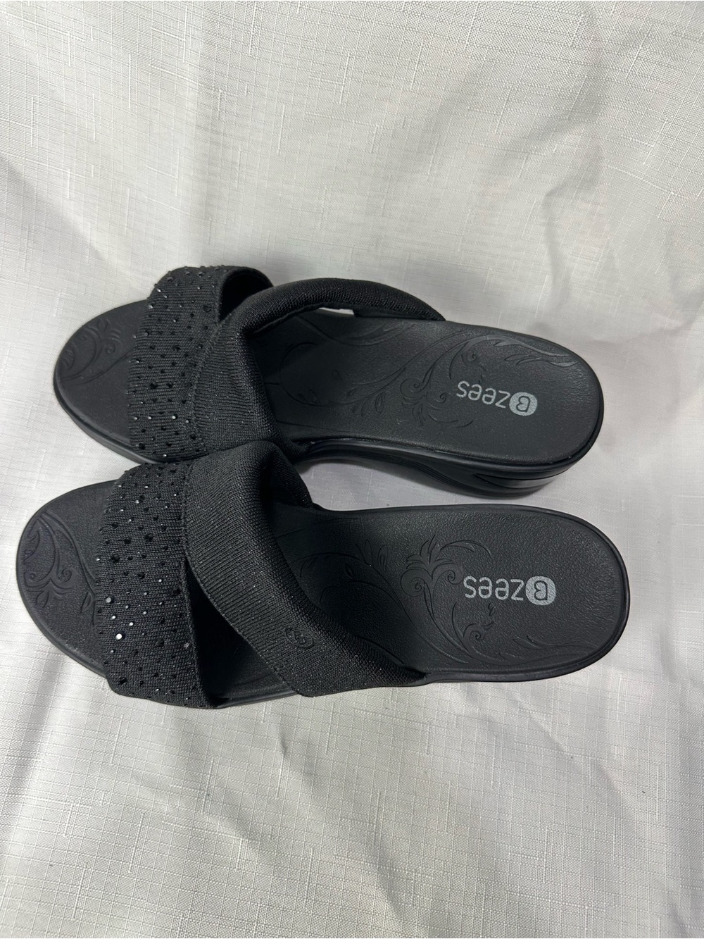 Bzees Black Sandals Size 7.5 - Picture 2 of 5